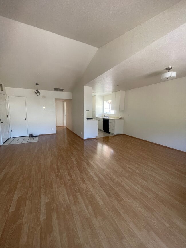 Entrance - 1026 San Luis Cir Unit 706