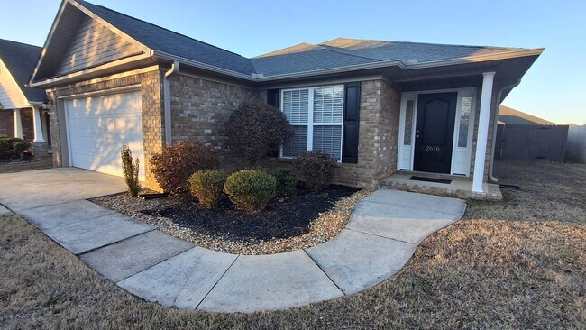 Building Photo - 2616 Slate Dr SW