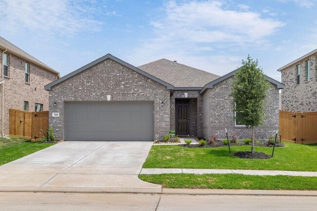 Building Photo - Come view this bright, contemporary home h...