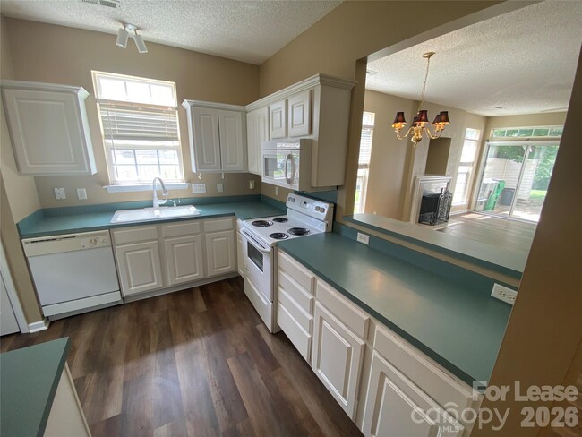 5422 Waverly Lynn Ln