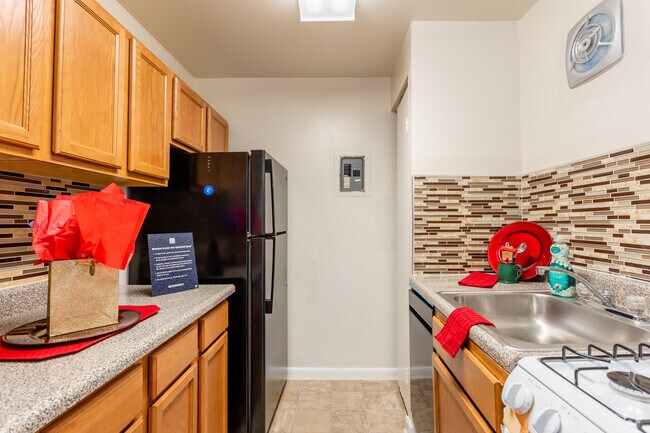 2HAB, 1BA - 689SF