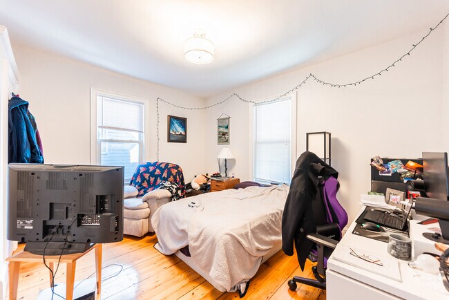 Photo - 24 Boylston St Unit 2