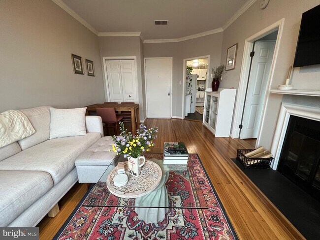 Photo - 1830 California St NW Unidad 8