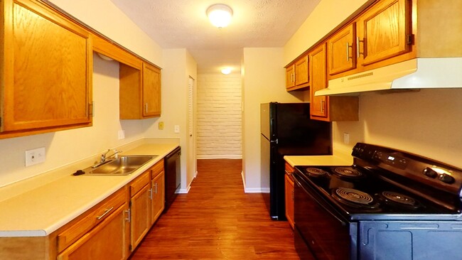 Building Photo - Stenwick Manor Rental