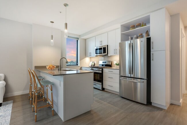 Photo - Columbia at the Waterfront