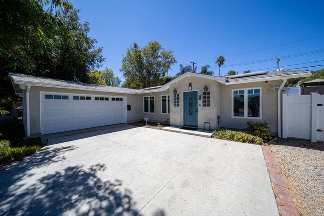 Building Photo - 6661 Franrivers Ave Rental