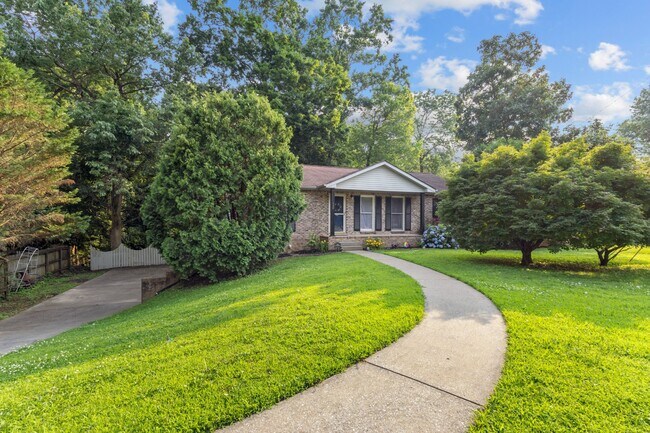 Photo - 336 Andrew Dr House