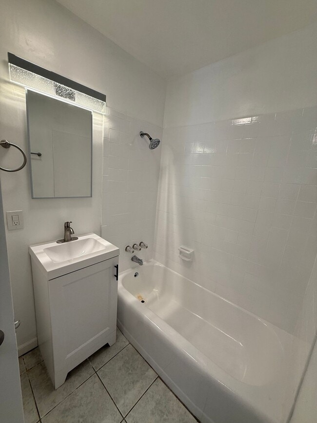 Photo - Spacious 1 Bedroom 1 Bath in the City of Norwalk, CA. Won't Last Long! Unidad 2
