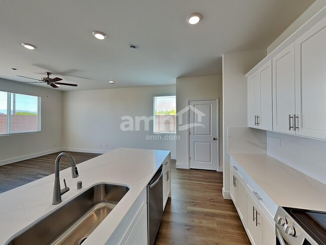 Photo - 10365 Beaver Tail St