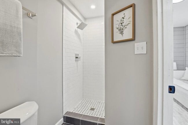 Photo - 421 Saint Margarets Dr