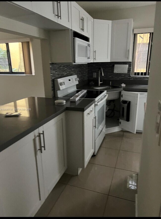 Photo - 323 Menores Ave