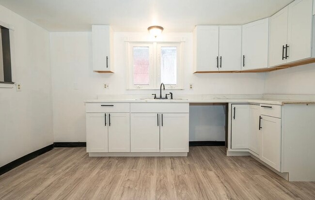 Photo - 166 Barnard St