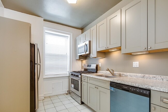 Building Photo - 101 73rd St Unit 25