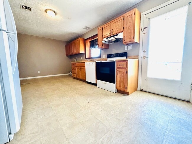 Photo - Spacious Home, Great Location