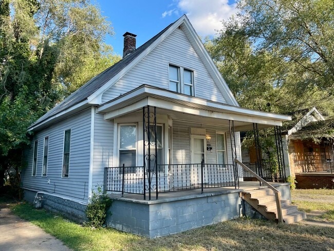 3 Bed 1.5 Bath House - 3 Bed 1.5 Bath House