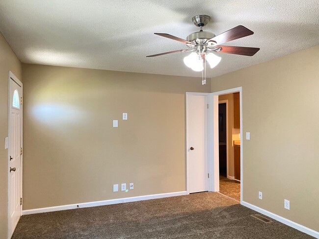 Photo - Great 3bdr/1.5ba Ranch Home detached garage! This one won't be here long!