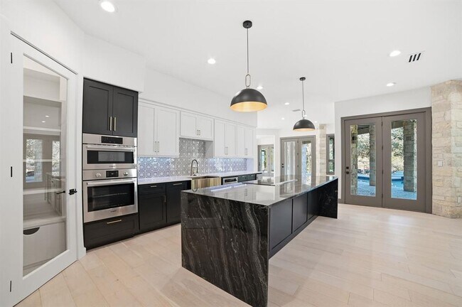 Photo - 2700 Marina Shores Dr