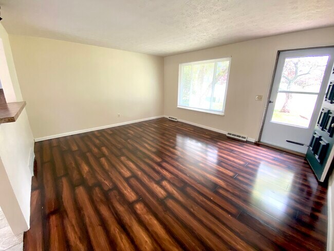 Photo - 1827 Thackeray Ave NW Unidad 1827