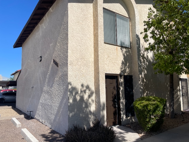 Photo - 2432 E Tracy Ln