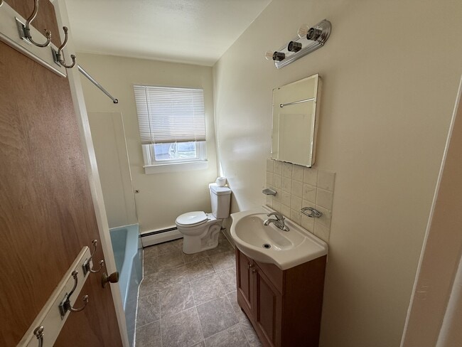 Photo - 158 Indian Creek Rd Unit APT 2