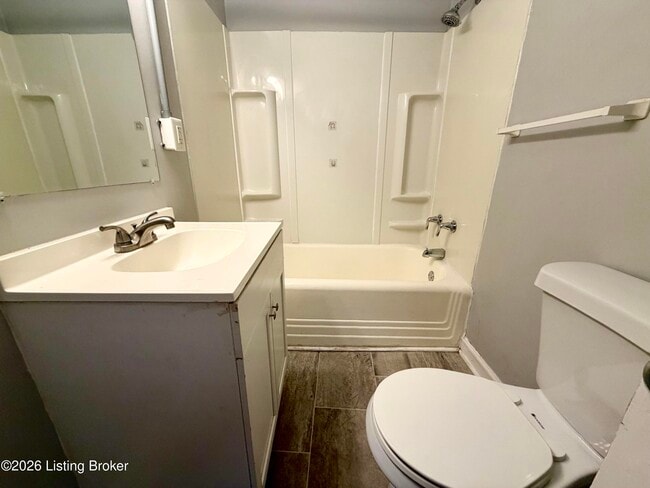 Photo - 121 E 14th St Unidad 4