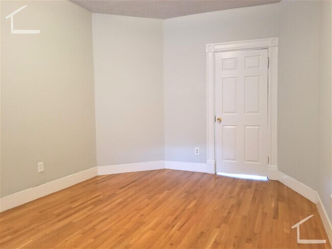 Photo - 303 Washington St