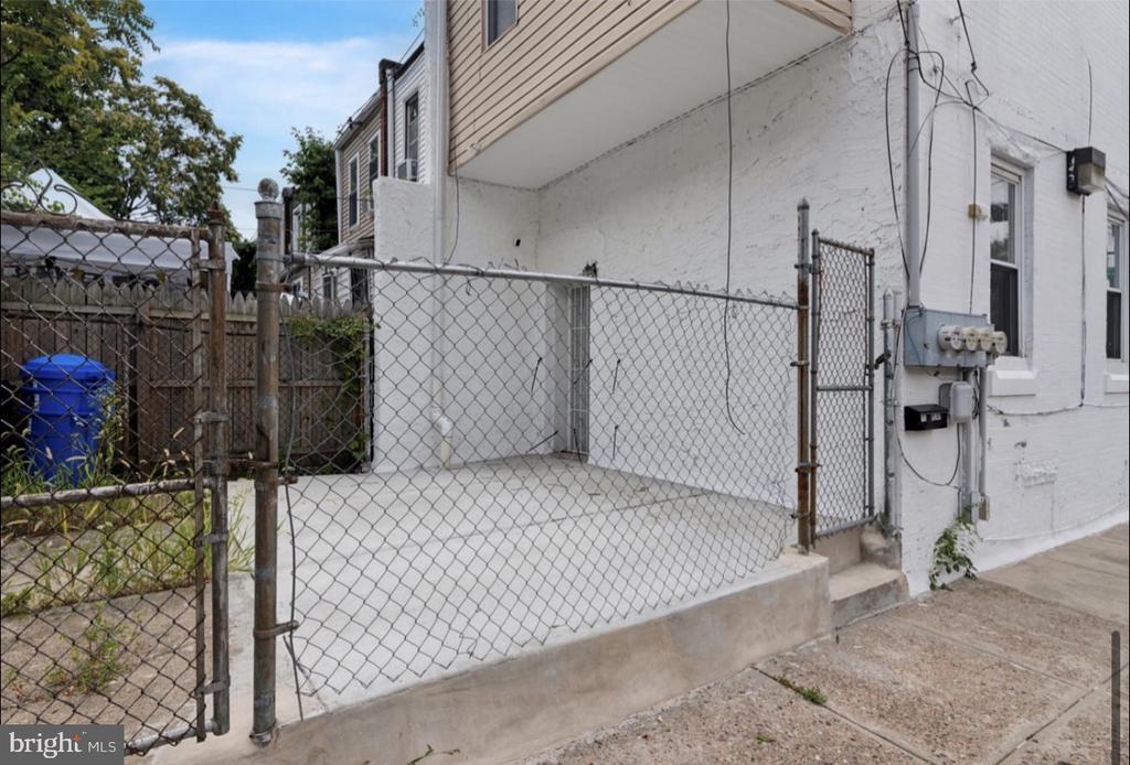 Photo - 59 N 59th St