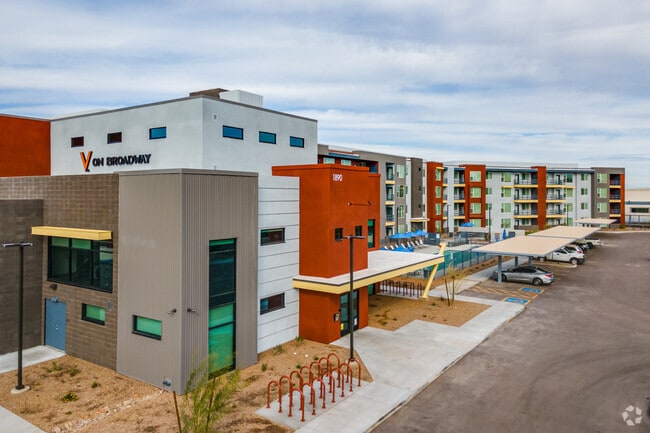 Photo - V on Broadway