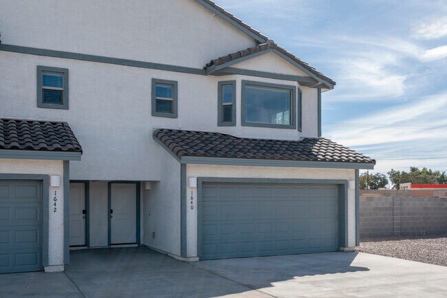 Photo - 1640 N Cameron St