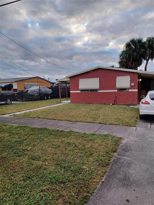 Photo - 951 NW 34th Terrace