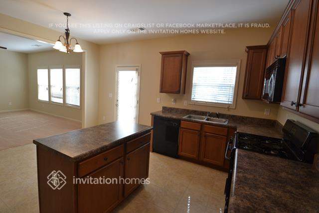 Photo - 2530 Freemont St