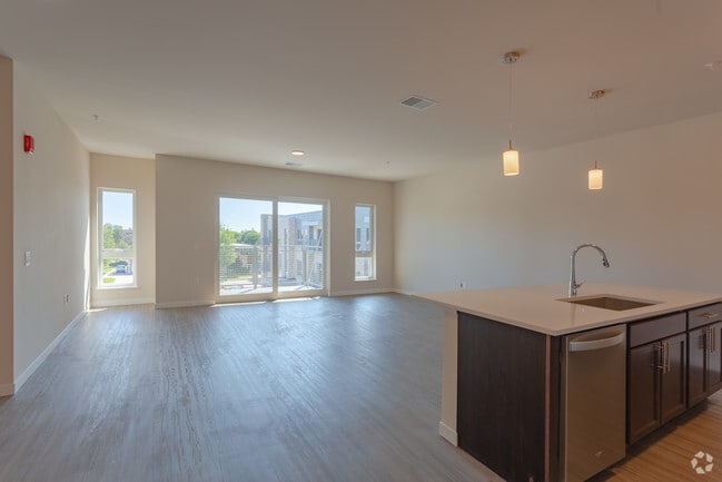 1HAB, 1BA - 1D - XL - Luxe Sheboygan Luxury Apartments
