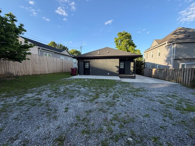 Photo - 307 Delaware St
