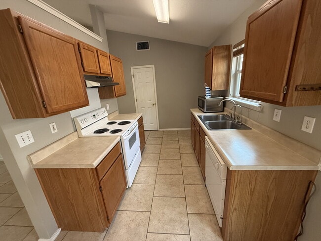 Photo - Well Maintained One-Story in Westchase | No Carpet + New Pergola + Prime Location