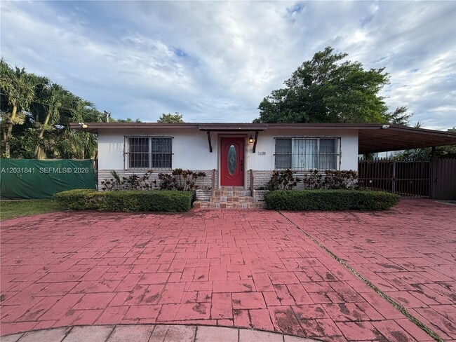 Building Photo - 6318 SW 27th St