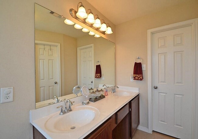 Photo - 15834 Sarasam Creek Ct
