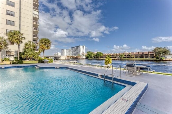 Photo - 2900 NE 14th Street Causeway Unit 514