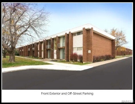 Building Photo - 1525 Amherst Manor Dr Rental