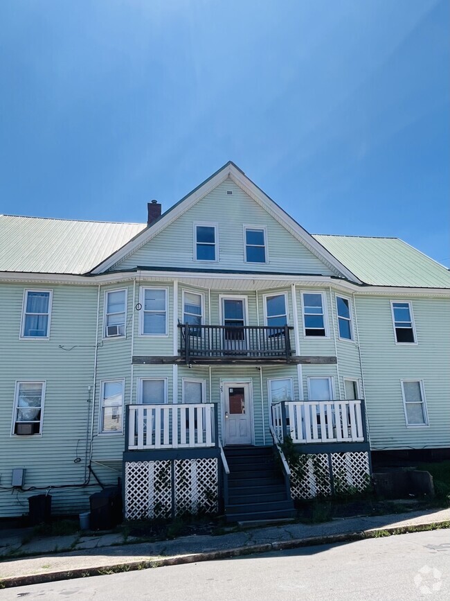 Building Photo - 25 Maine Ave Unit 2R Rental