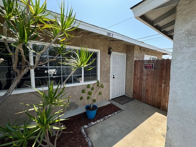 Building Photo - 2602-2606 FLORIDA Unit 2602 Florida #B Rental