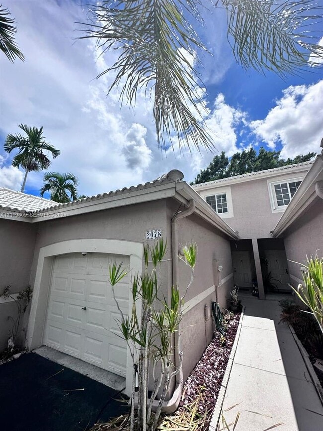 Photo - 2078 Madeira Dr