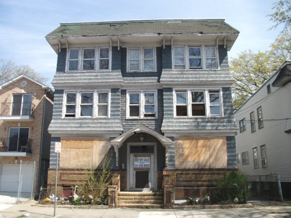 Photo - 25-27 Bragaw Ave Apartments