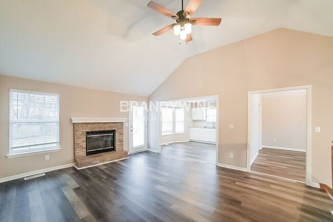 Photo - 914 SW Foxtail Dr