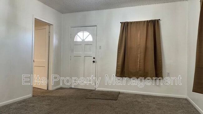 Photo - 910 E Mesa Ave House