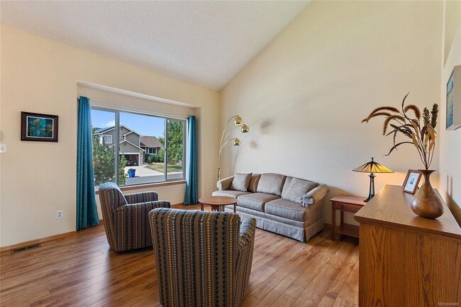 Formal Living Room - View 3 - 13504 Quivas St