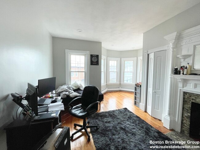 Photo - 31 Falcon St Unit 2