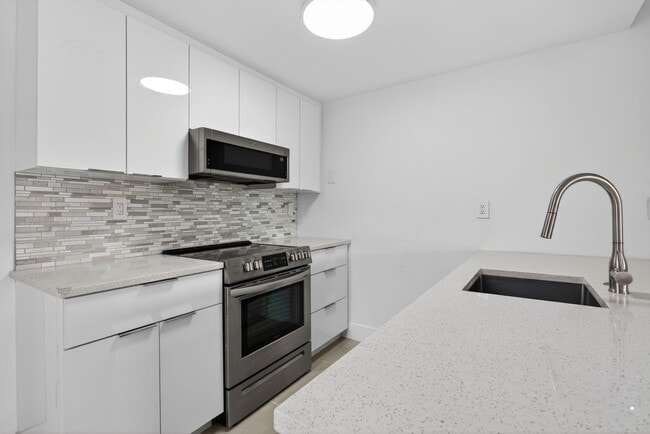Photo - 3212 NE 12th St Unit 204
