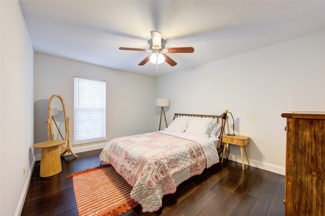 Photo - 1909 Brun St Unit 16