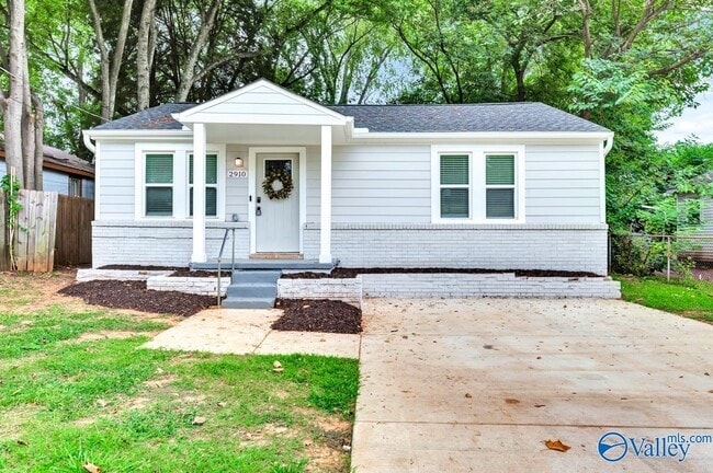 Building Photo - 2910 Wilson Dr NW