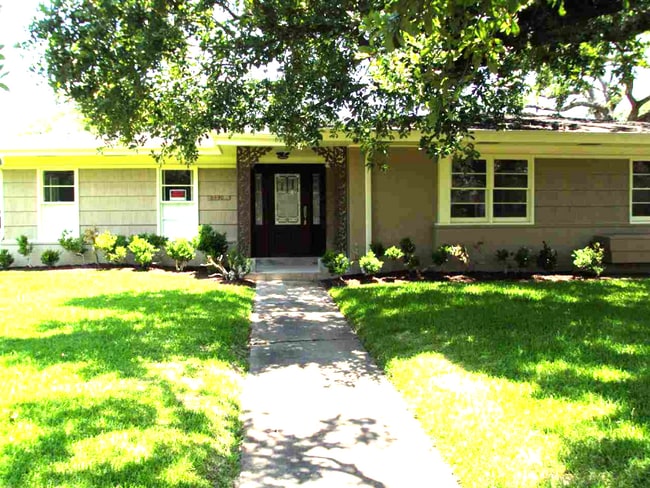 Building Photo - 2490 Harrison Ave